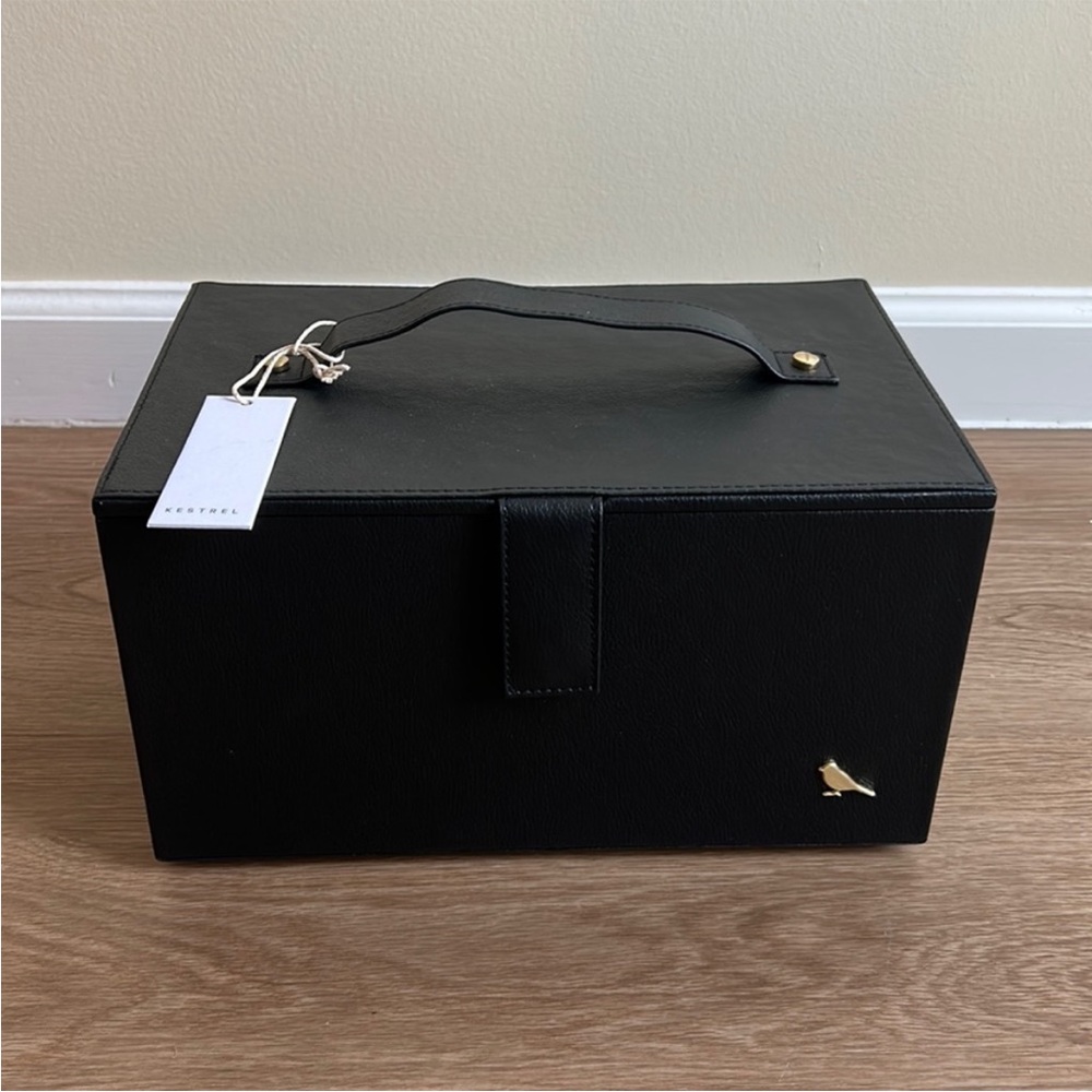 Kestrel Jewelry case